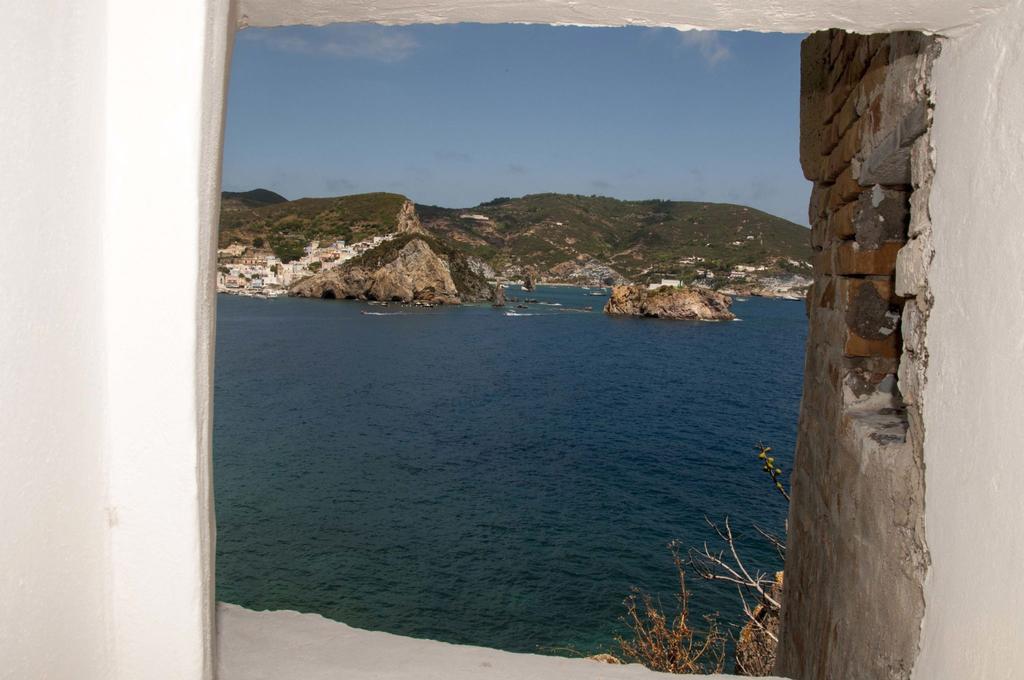 B&B La Terrazza Sul Porto Ponza Exterior foto